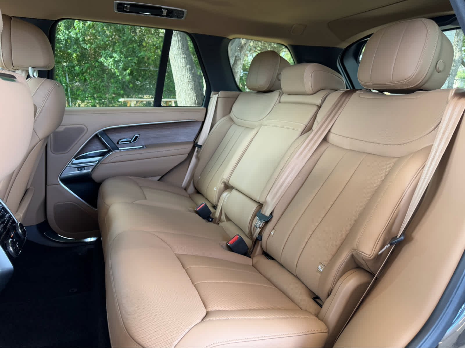 New 2027 Carpathian Grey LAND ROVER SE image 12