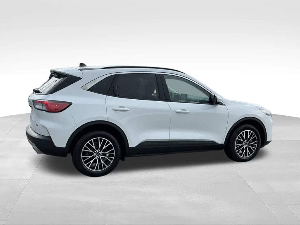 Used 2021 White Ford SEL image 5