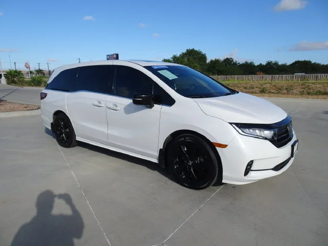 Used 2024 Platinum White Pearl Honda Sport image 17