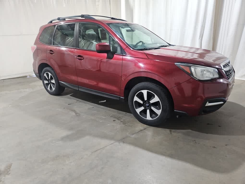 Used 2018 Venetian Red Pearl Subaru Premium image 10