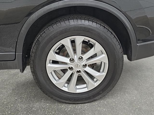 Used 2016 Black Nissan SV image 32