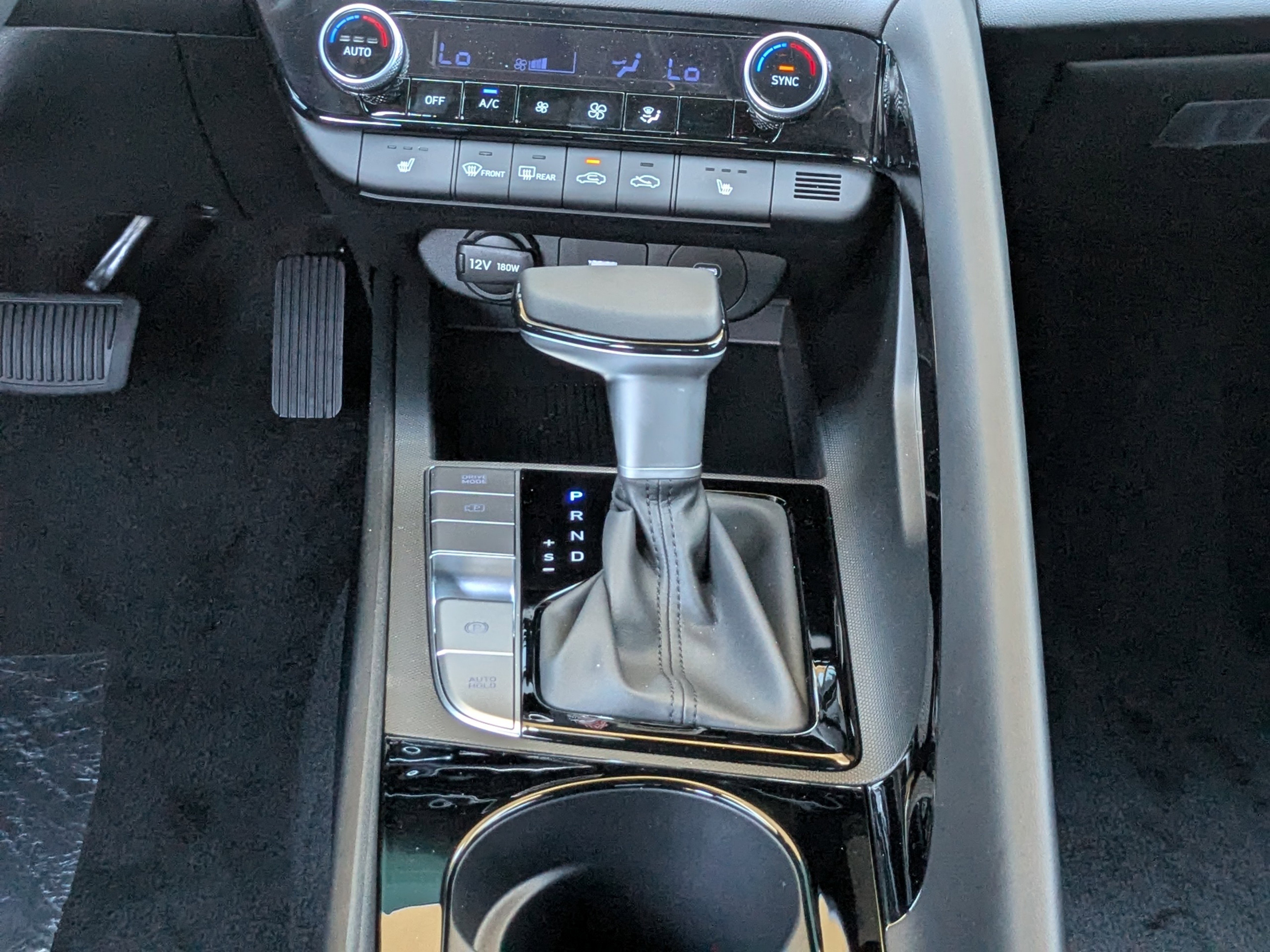 2025 Hyundai Elantra SEL - Photo 13