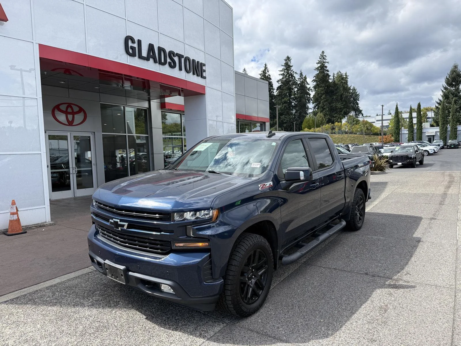 Used 2022 Northsky Blue Metallic Chevrolet RST image 1