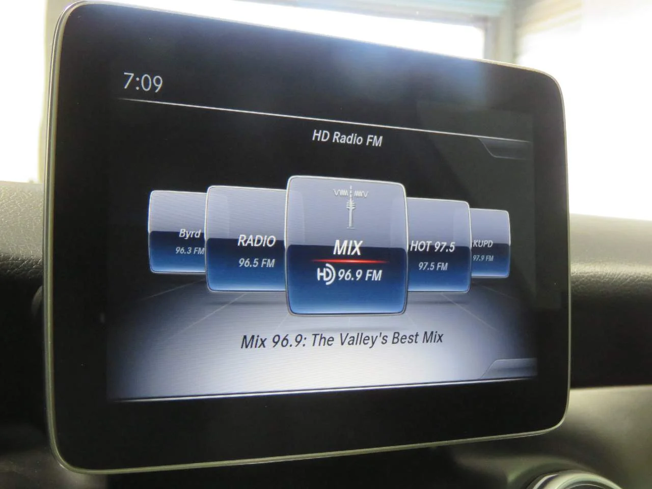 Used 2020 Polar White Mercedes-Benz GLA 250 image 13