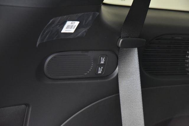 New 2026 White Hyundai SEL 7P image 74