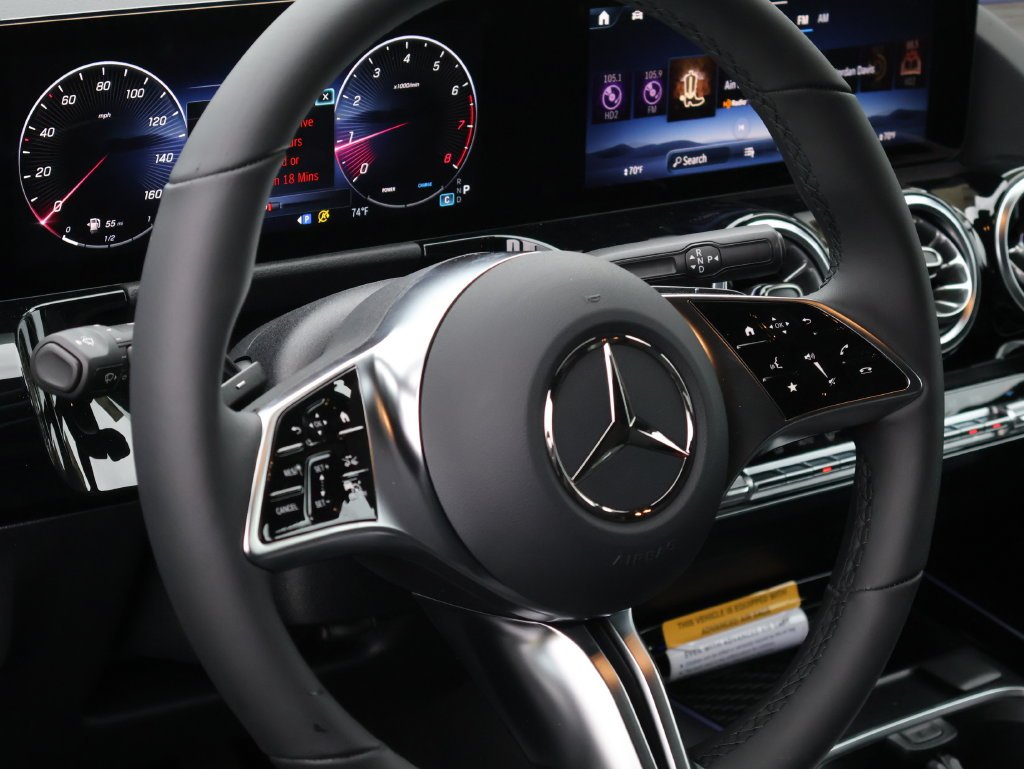 New 2026 Night Black Mercedes-Benz GLA 250 image 18
