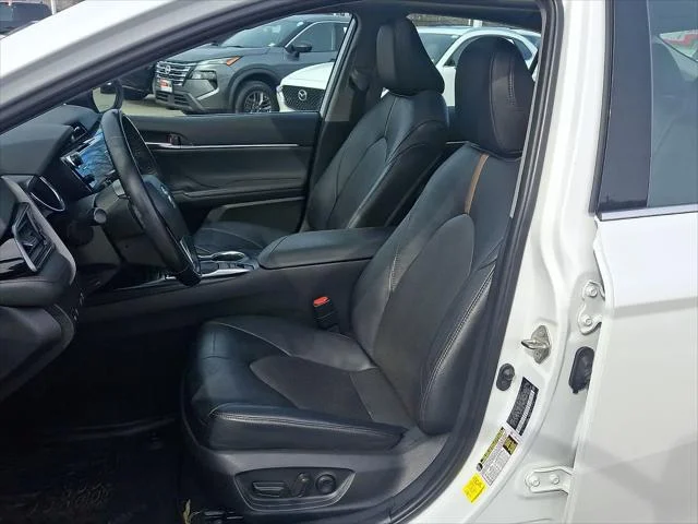 2020 Toyota Camry XLE - Photo 16