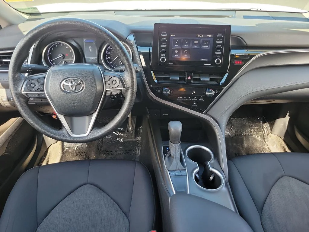 Used 2022 White Toyota LE image 4