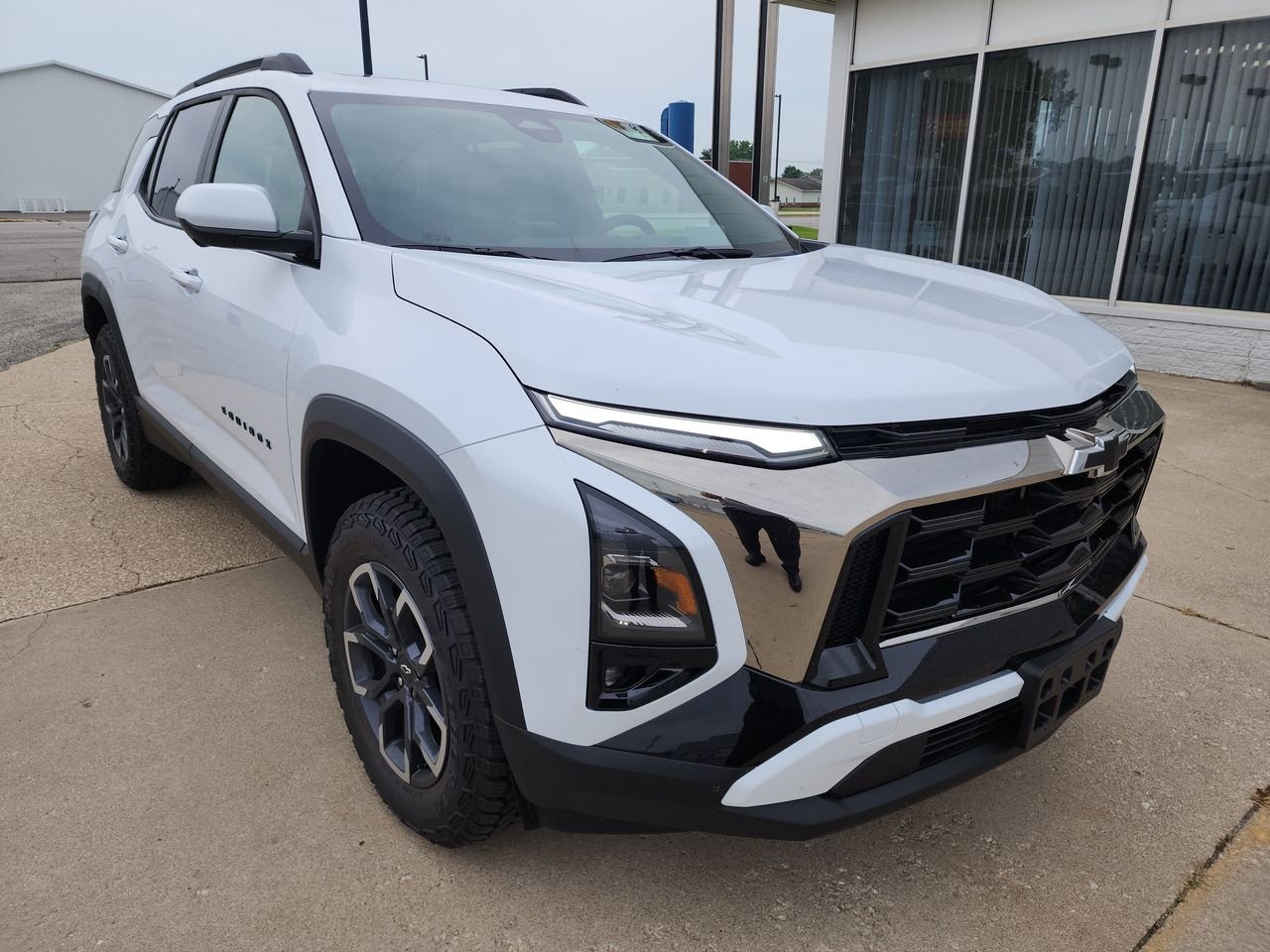 New 2027 Polar White Tricoat Chevrolet AWD ACTIV image 1