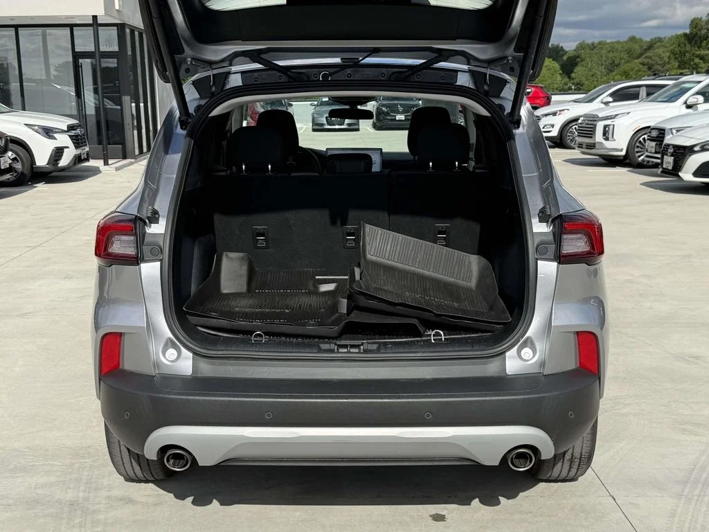 Used 2023 Silver Ford Active image 31