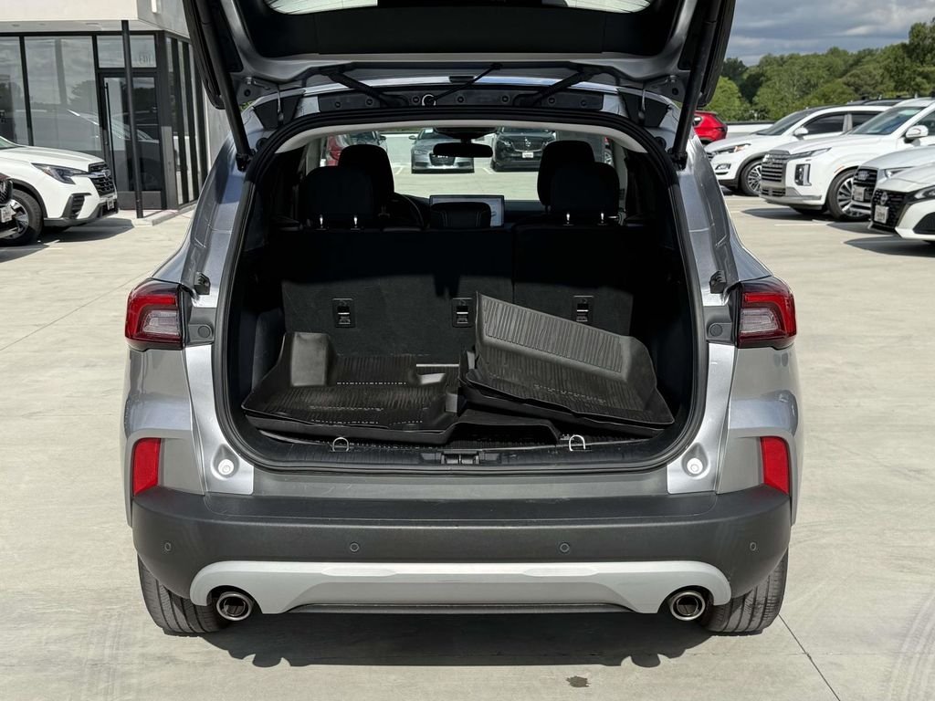 Used 2023 Silver Ford Active image 31