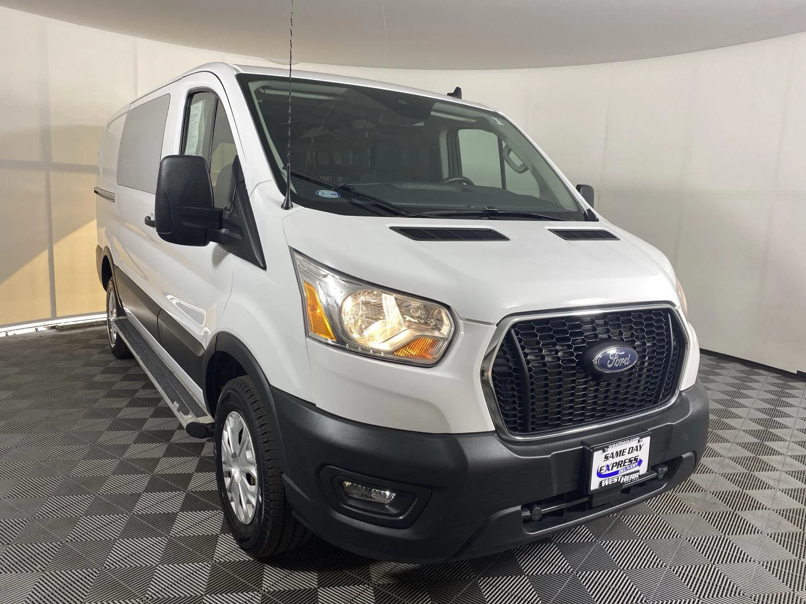 Used 2021 Oxford White Ford 250 image 13