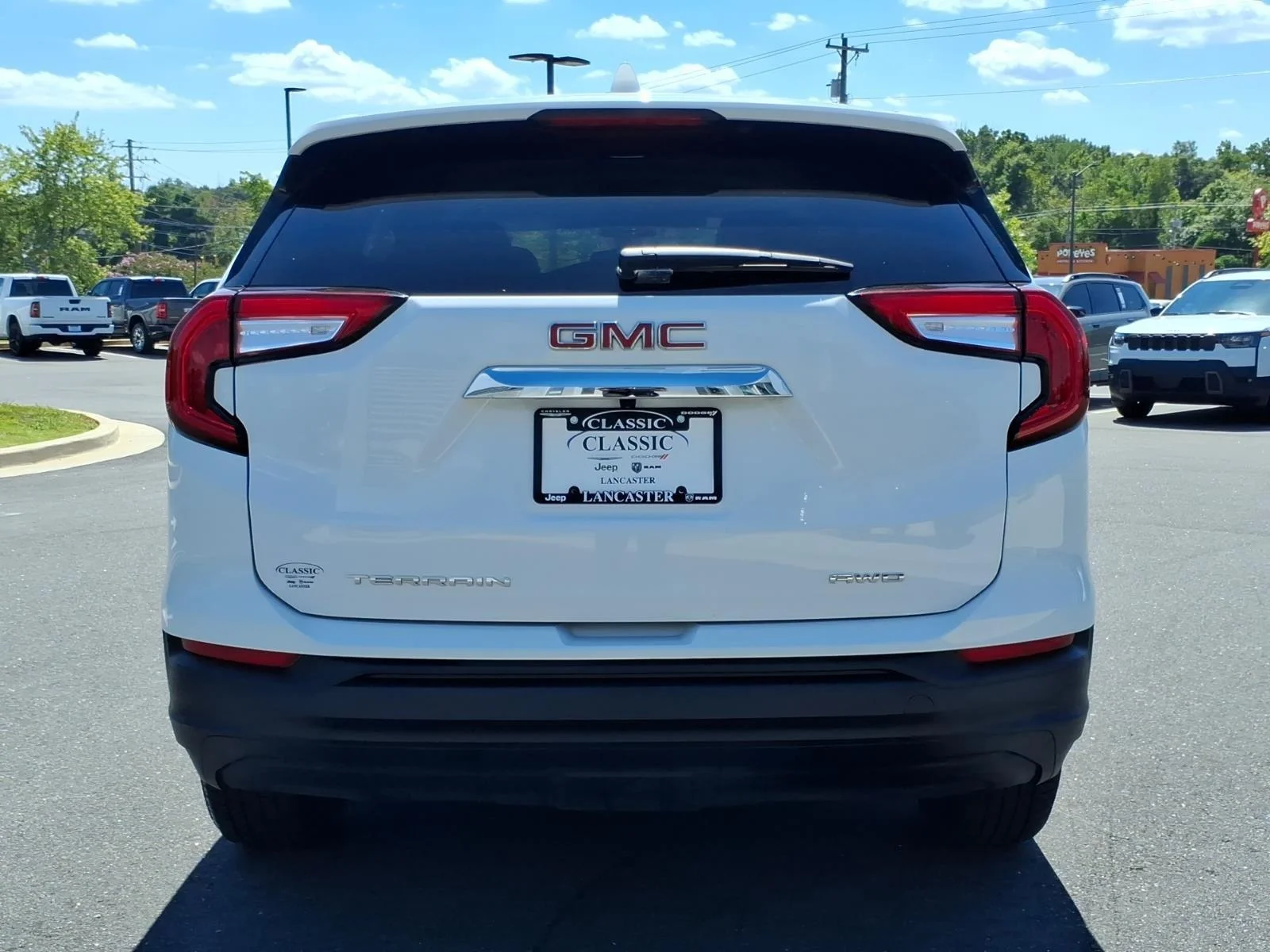 Used 2024 Summit White GMC SLE image 15