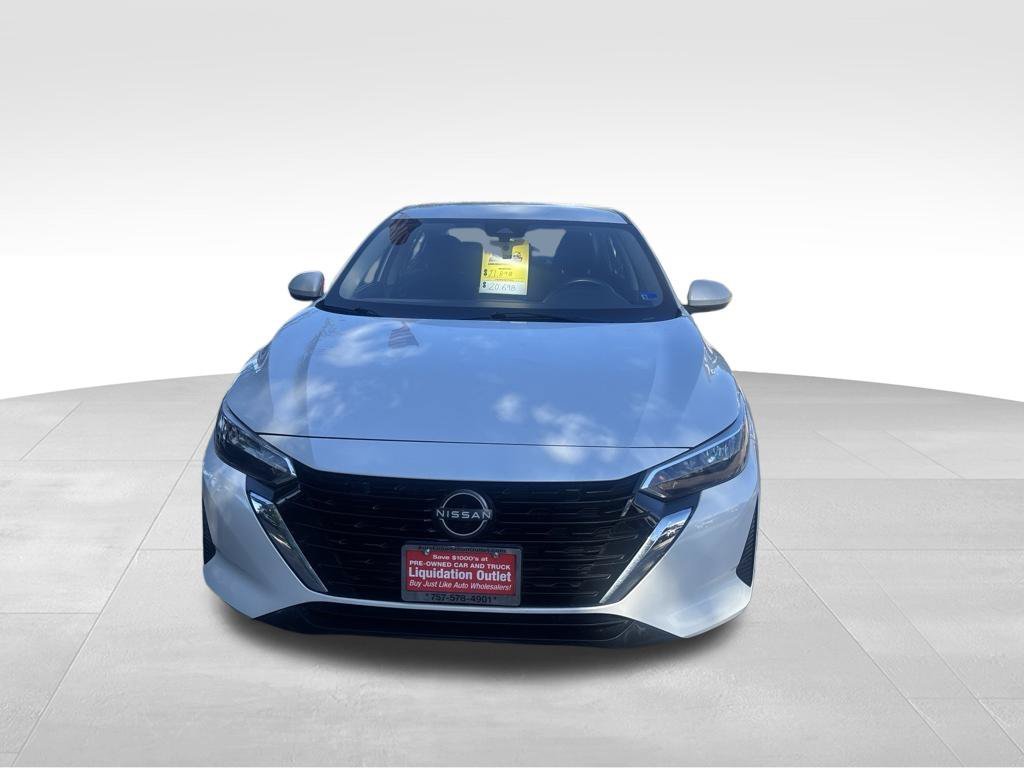 Used 2024 White Nissan SV image 9