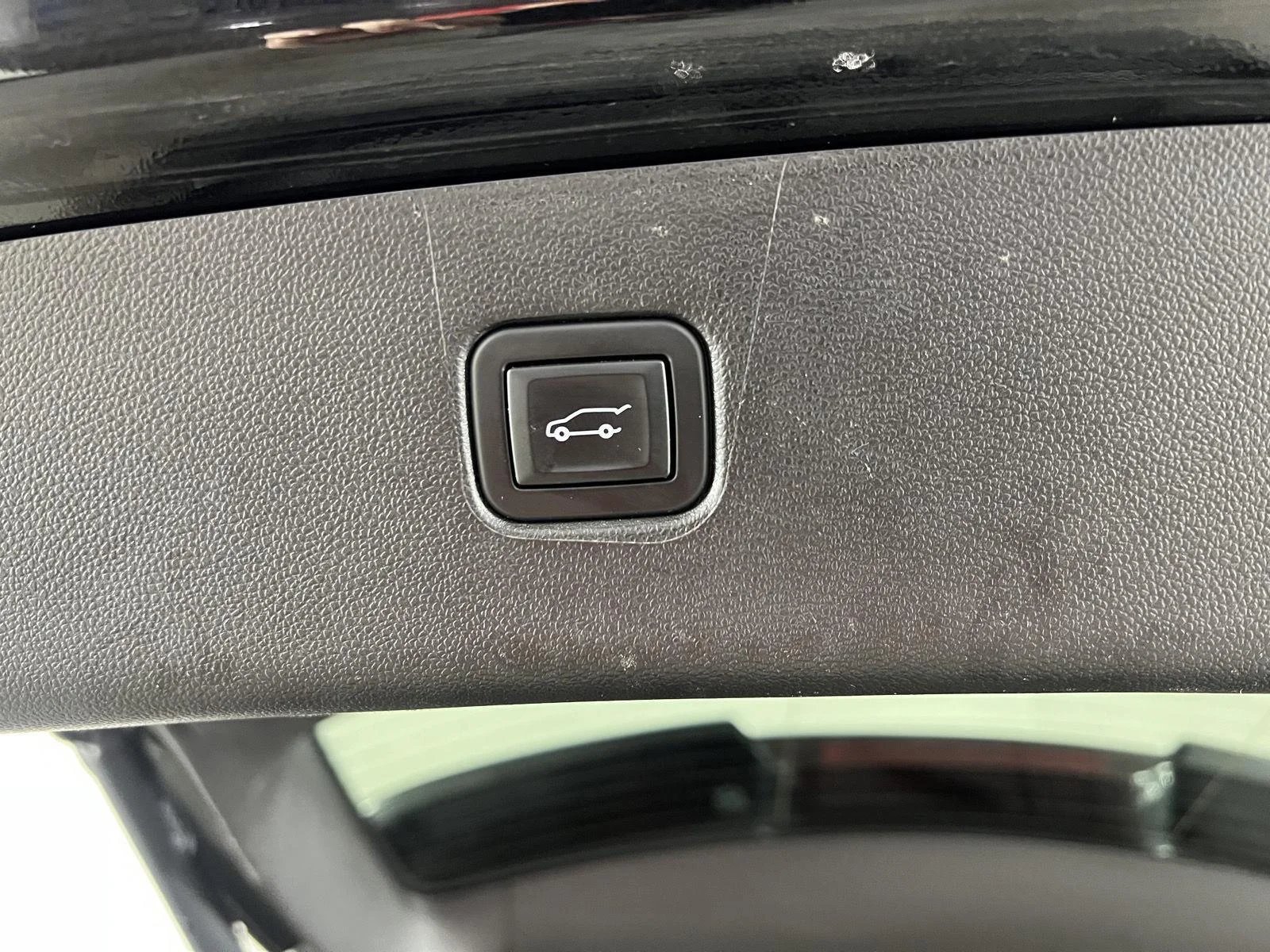Used 2021 BLACK Chevrolet RS image 45