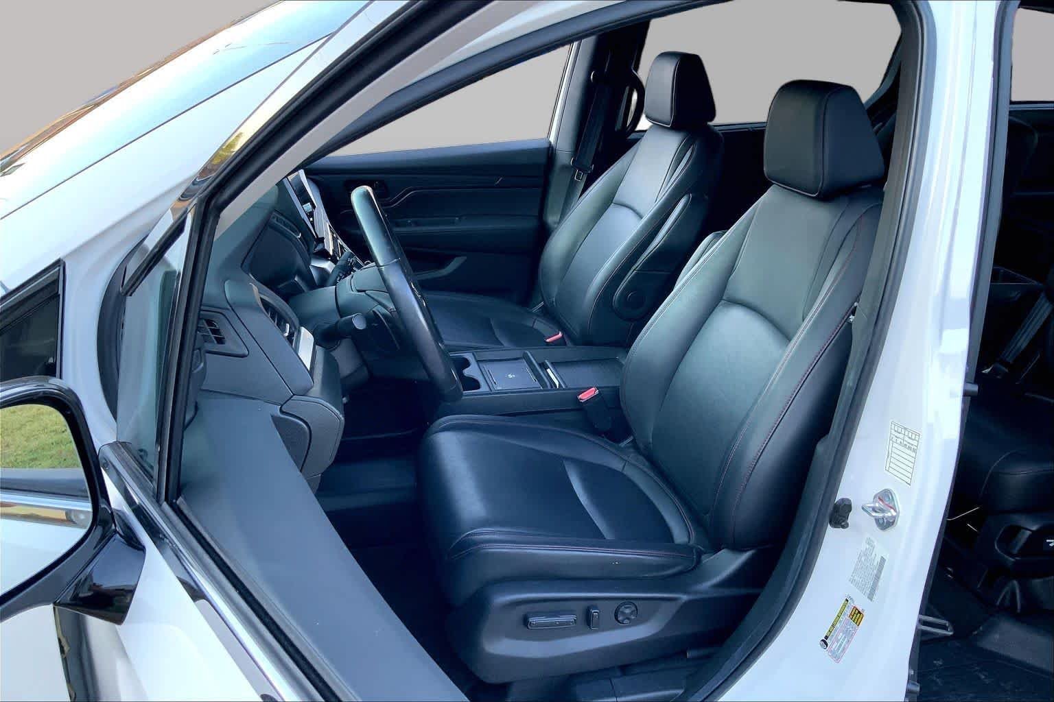 Used 2025 Platinum White Pearl Honda Sport-L image 7