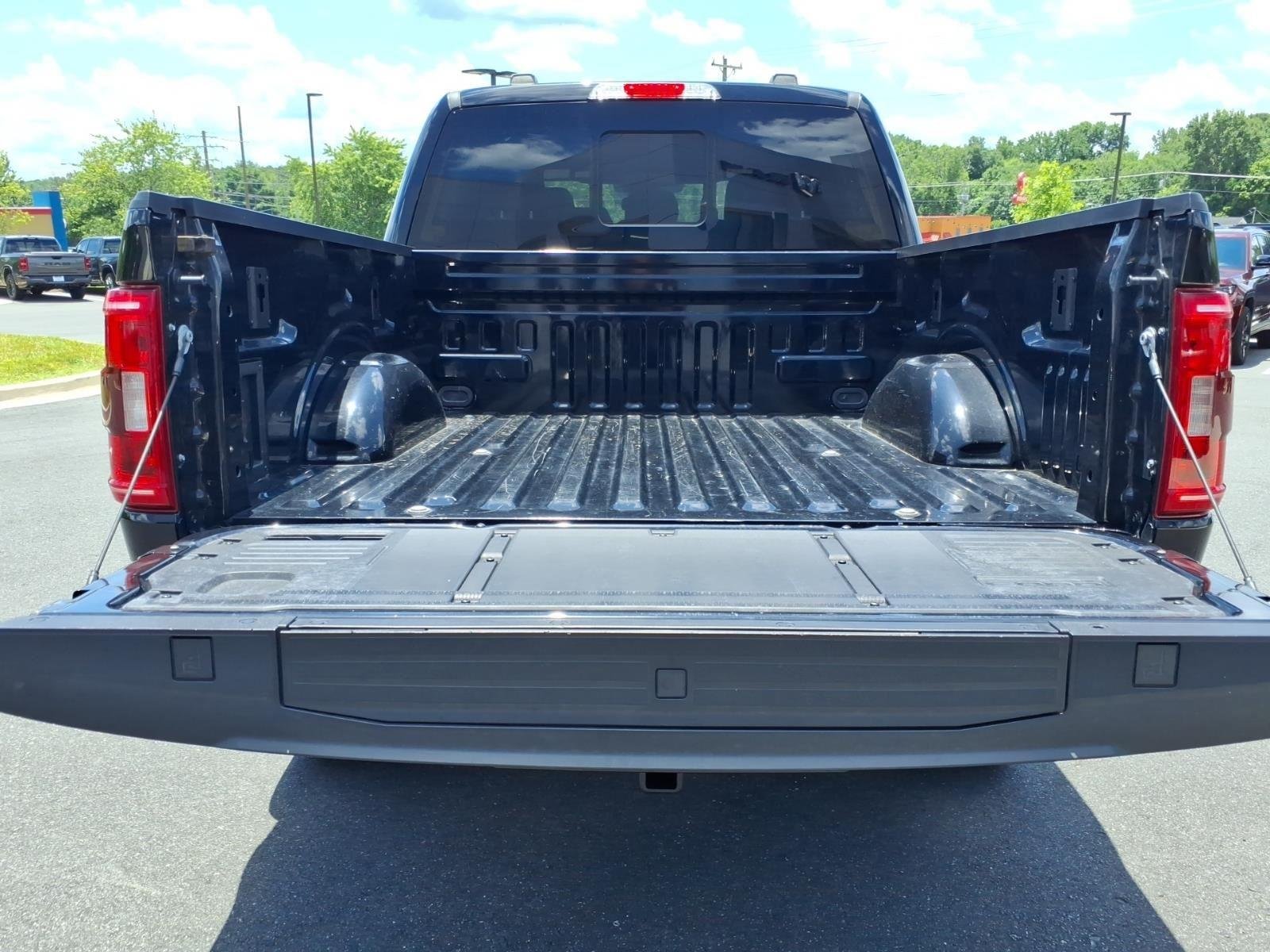 Used 2022 Agate Black Metallic Ford XLT image 32
