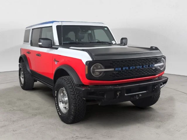 Used 2022 Oxford White Ford Badlands image 3