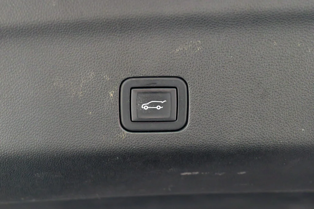Used 2025 Black Chevrolet High Country image 64