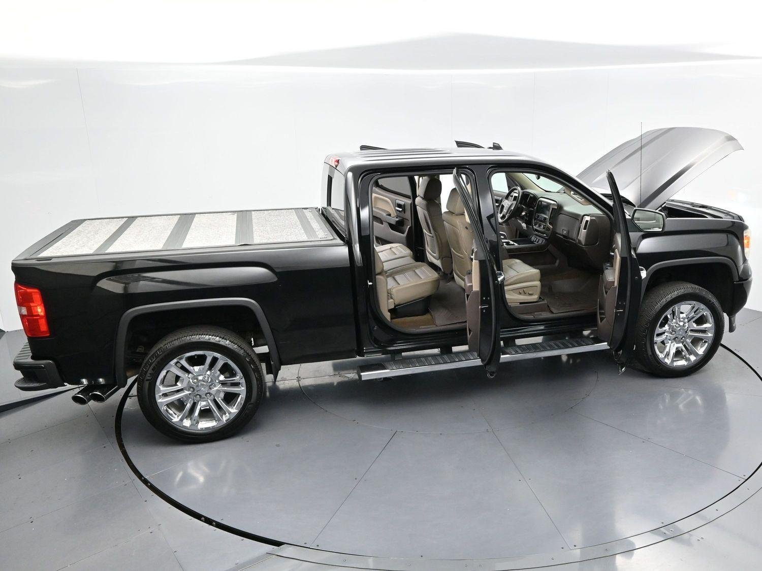 Used 2015 Onyx Black GMC Denali image 38