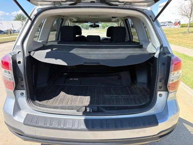 Used 2014 Silver Subaru 2.5i Premium image 13