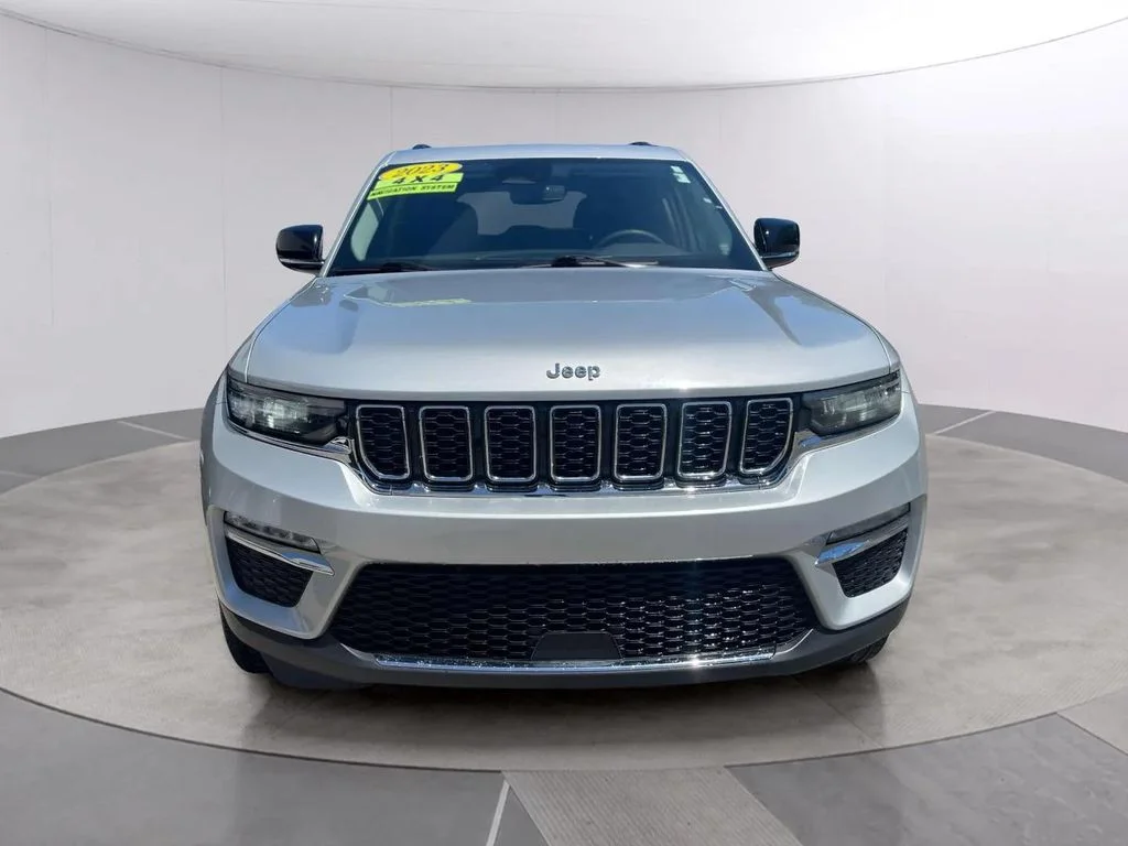 Used 2023 Silver Zynith Jeep Limited image 8