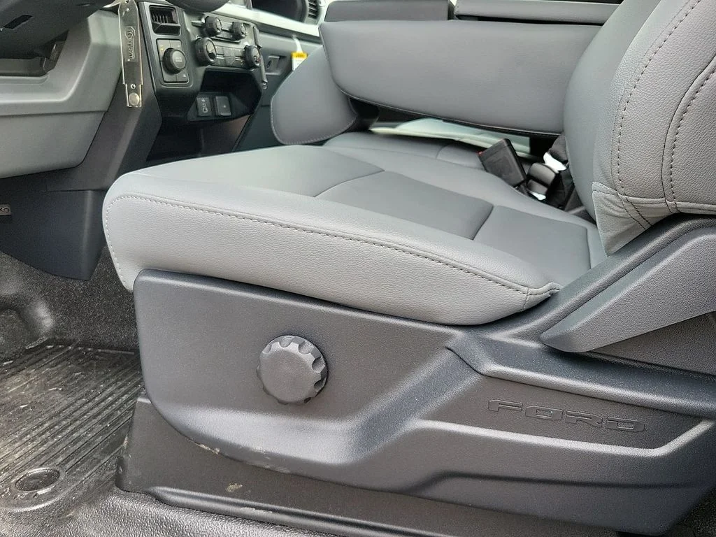 New 2026 Oxford White Ford F-350® XL image 11