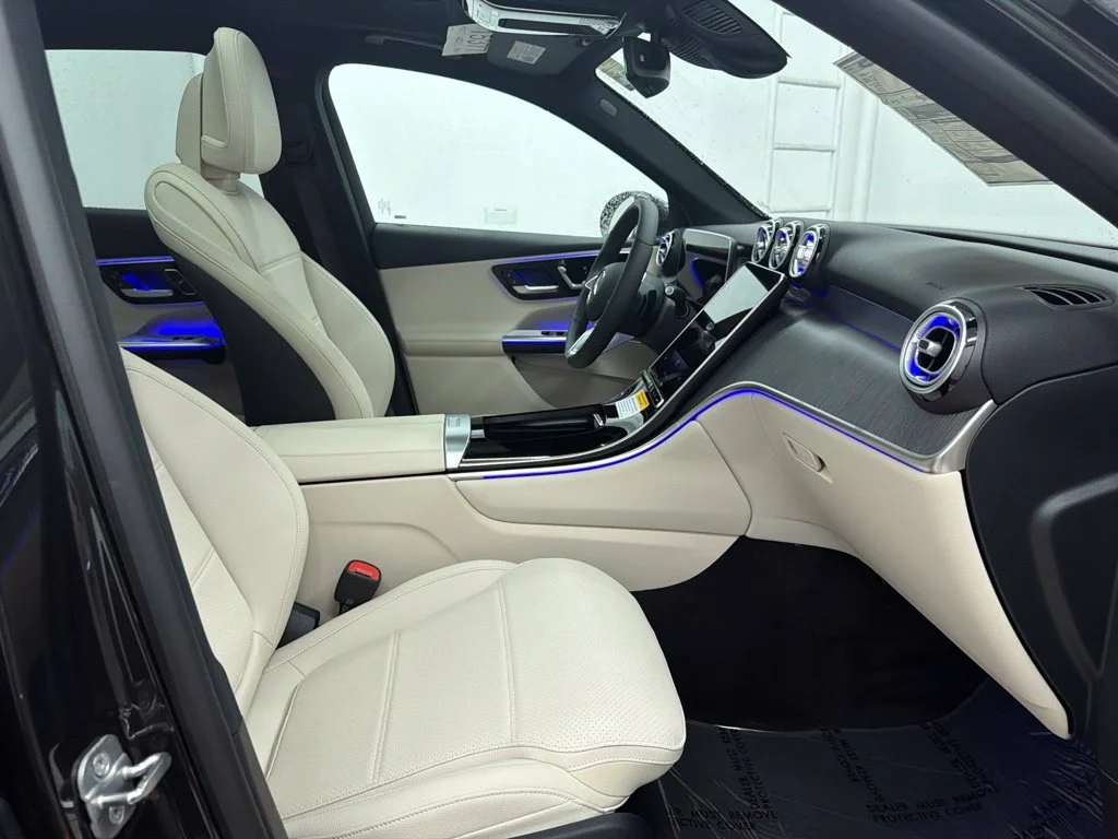 New 2027 Gray Mercedes-Benz GLC 300 image 28