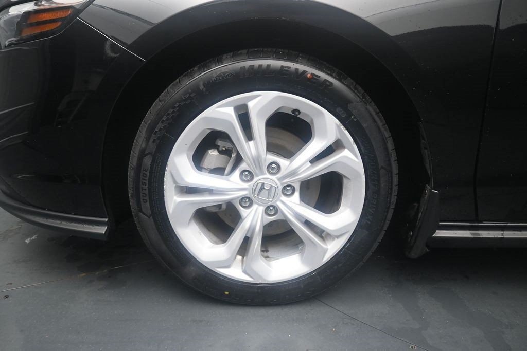 Certified Used 2025 Crystal Black Pearl Honda LX image 10