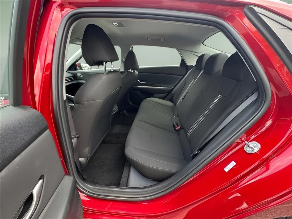 Used 2023 Ultimate Red Hyundai SEL image 13
