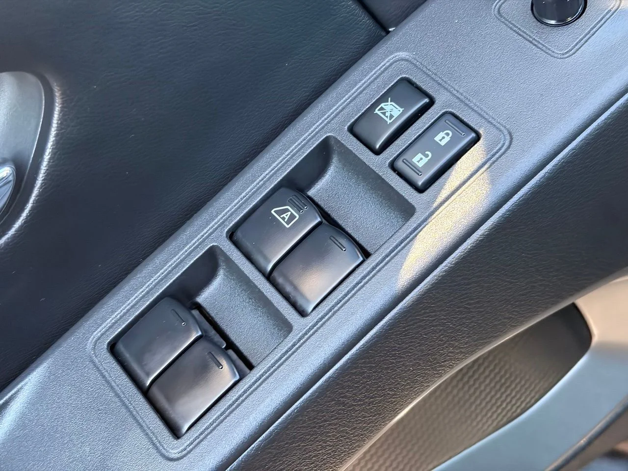 Used 2025 Gun Metallic Nissan SV image 20