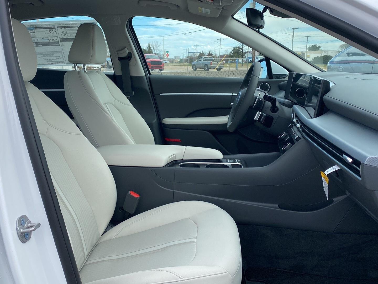 2026 Hyundai Sonata SEL - Photo 18