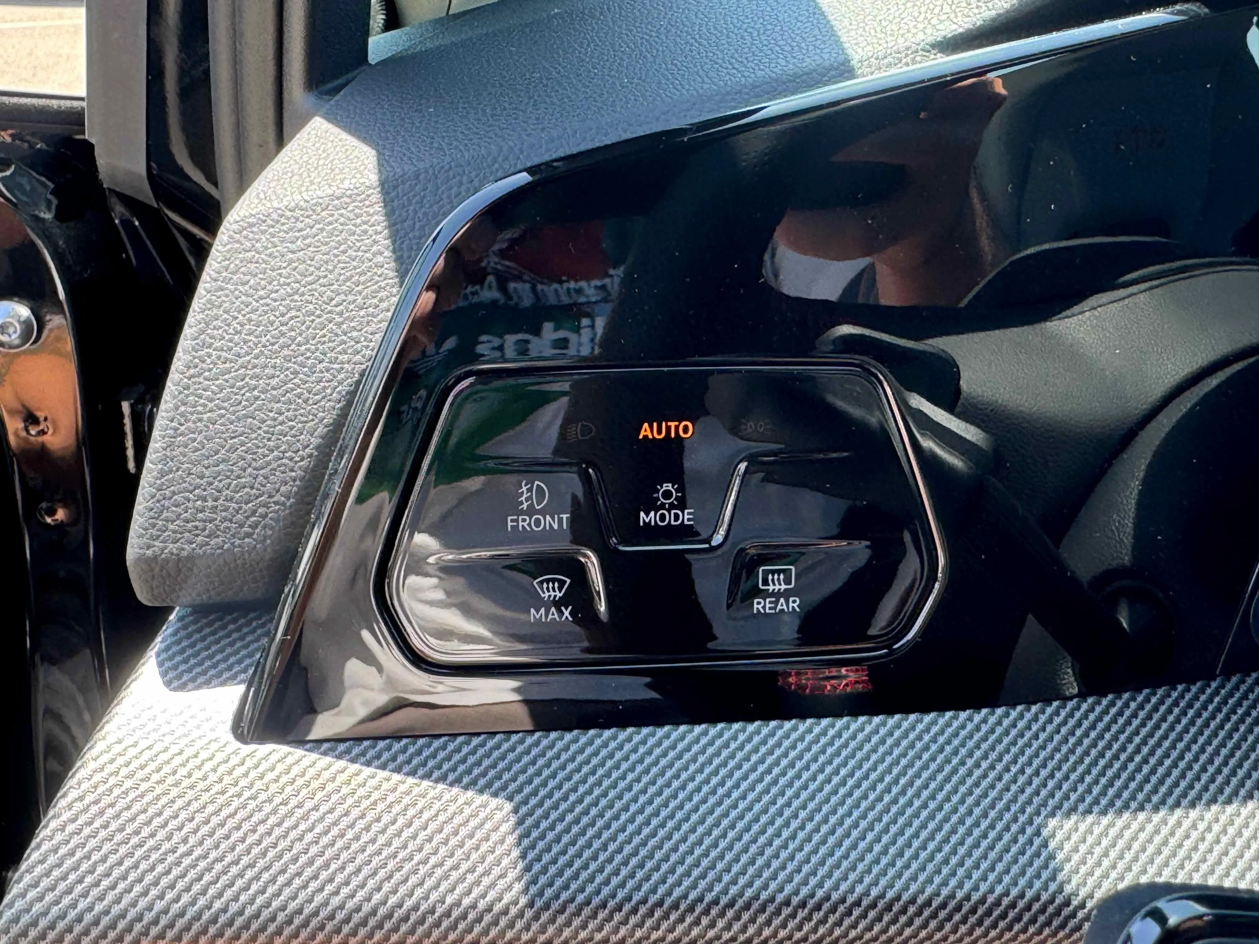 New 2025 Black Volkswagen SE image 25