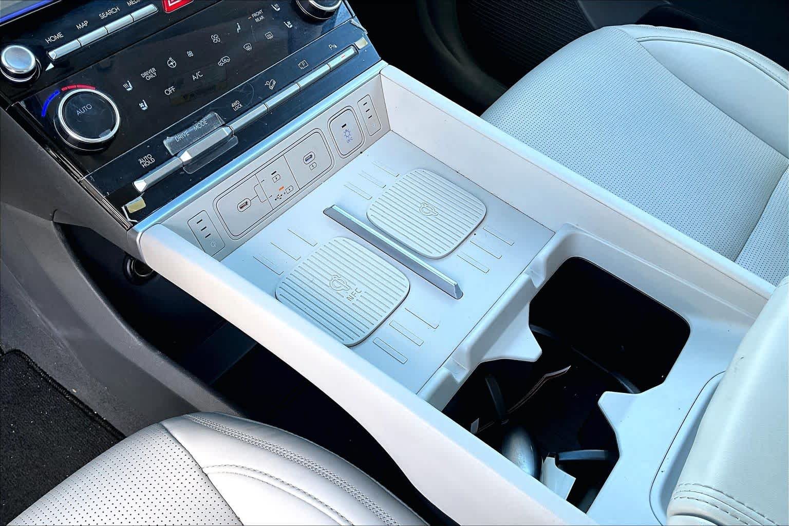 Used 2025 Hampton Gray Hyundai Calligraphy image 16