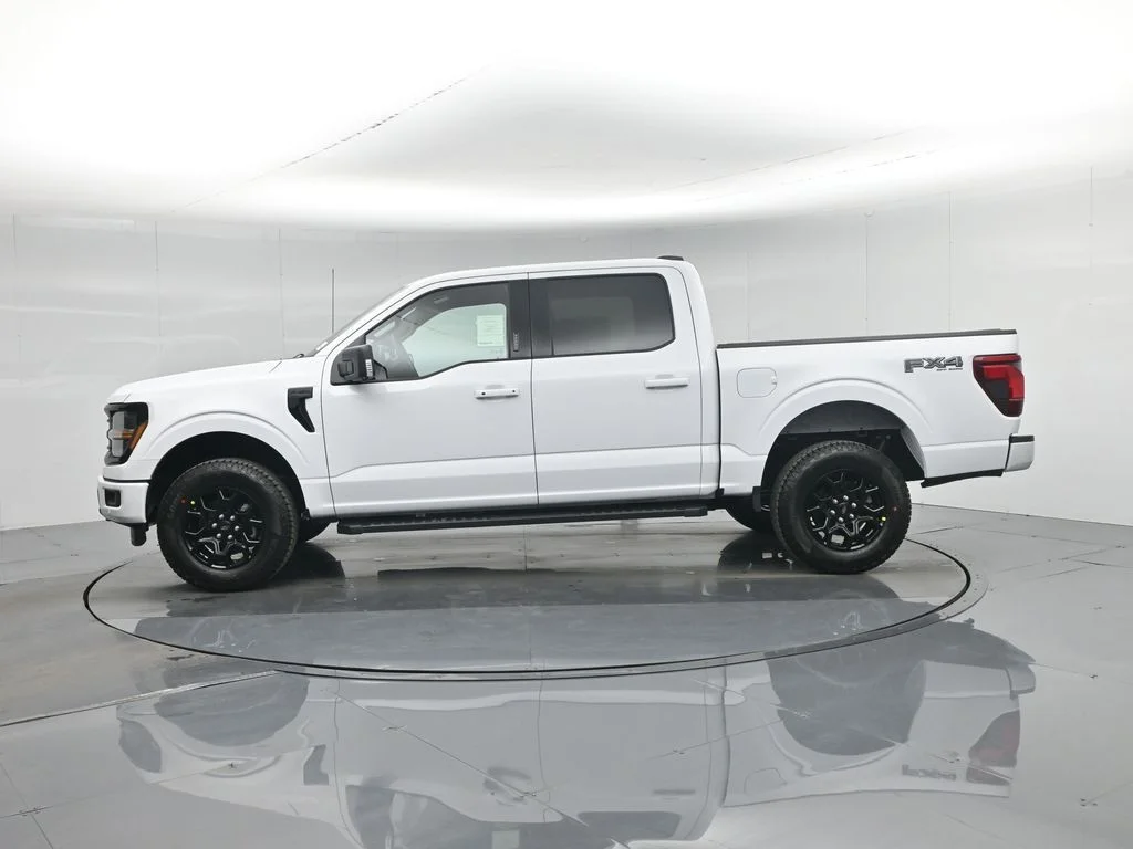 New 2026 Oxford White Ford XLT image 30