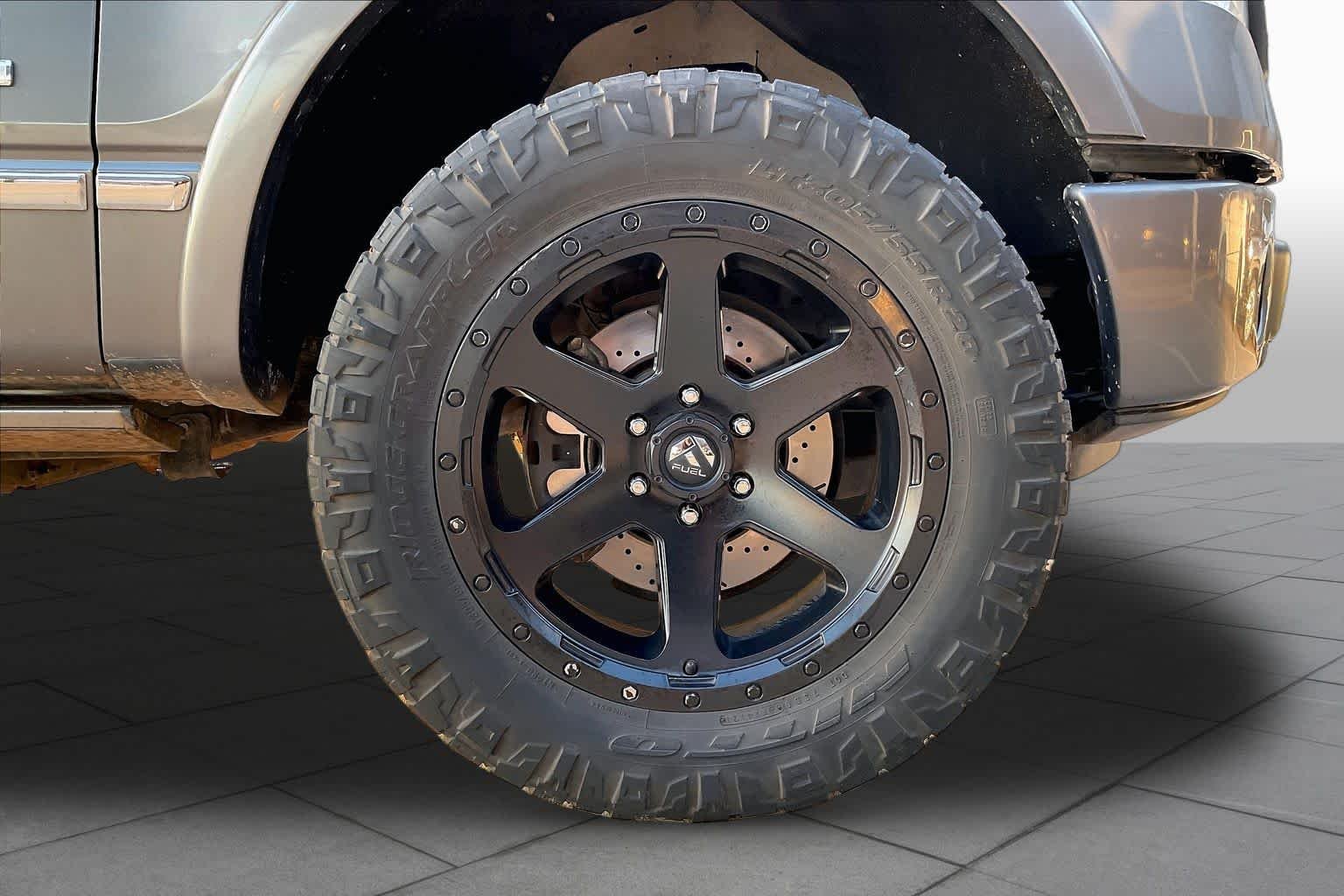 Used 2012 Sterling Gray Metallic Ford Platinum image 11