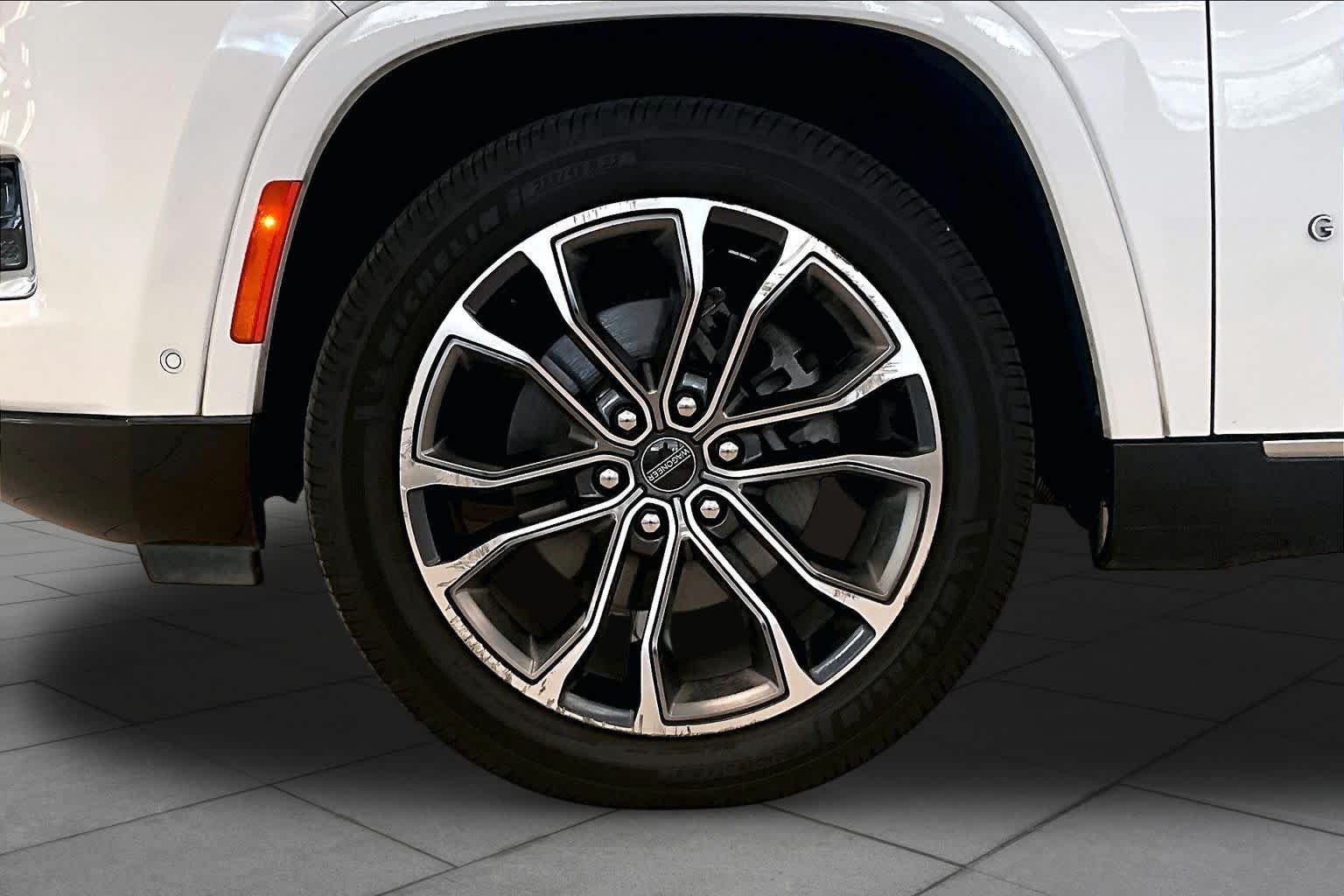 Used 2023 Bright White Clearcoat Jeep Series III image 9