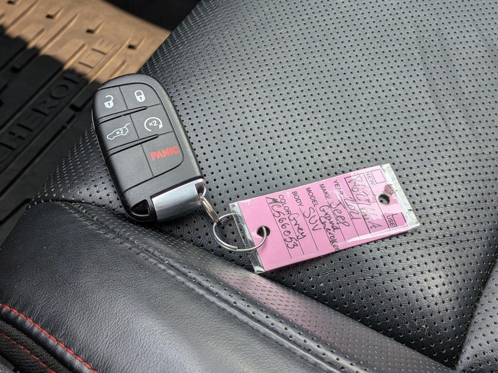 Used 2021 Sting-Gray Clearcoat Jeep Trailhawk image 16