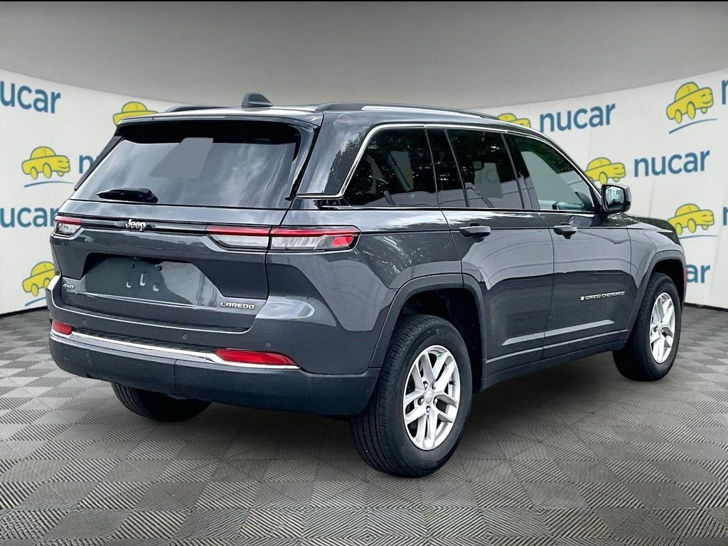 Used 2023 Baltic Gray Metallic Clearcoat Jeep Laredo image 6