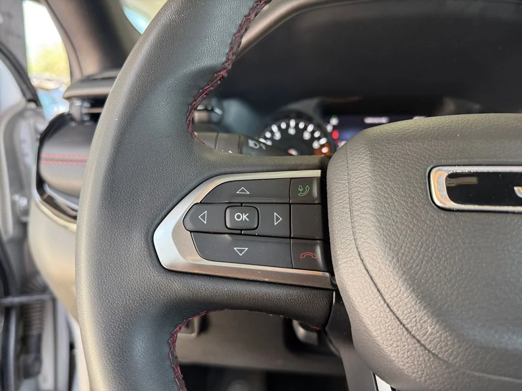 Used 2025 Silver Jeep Trailhawk image 24