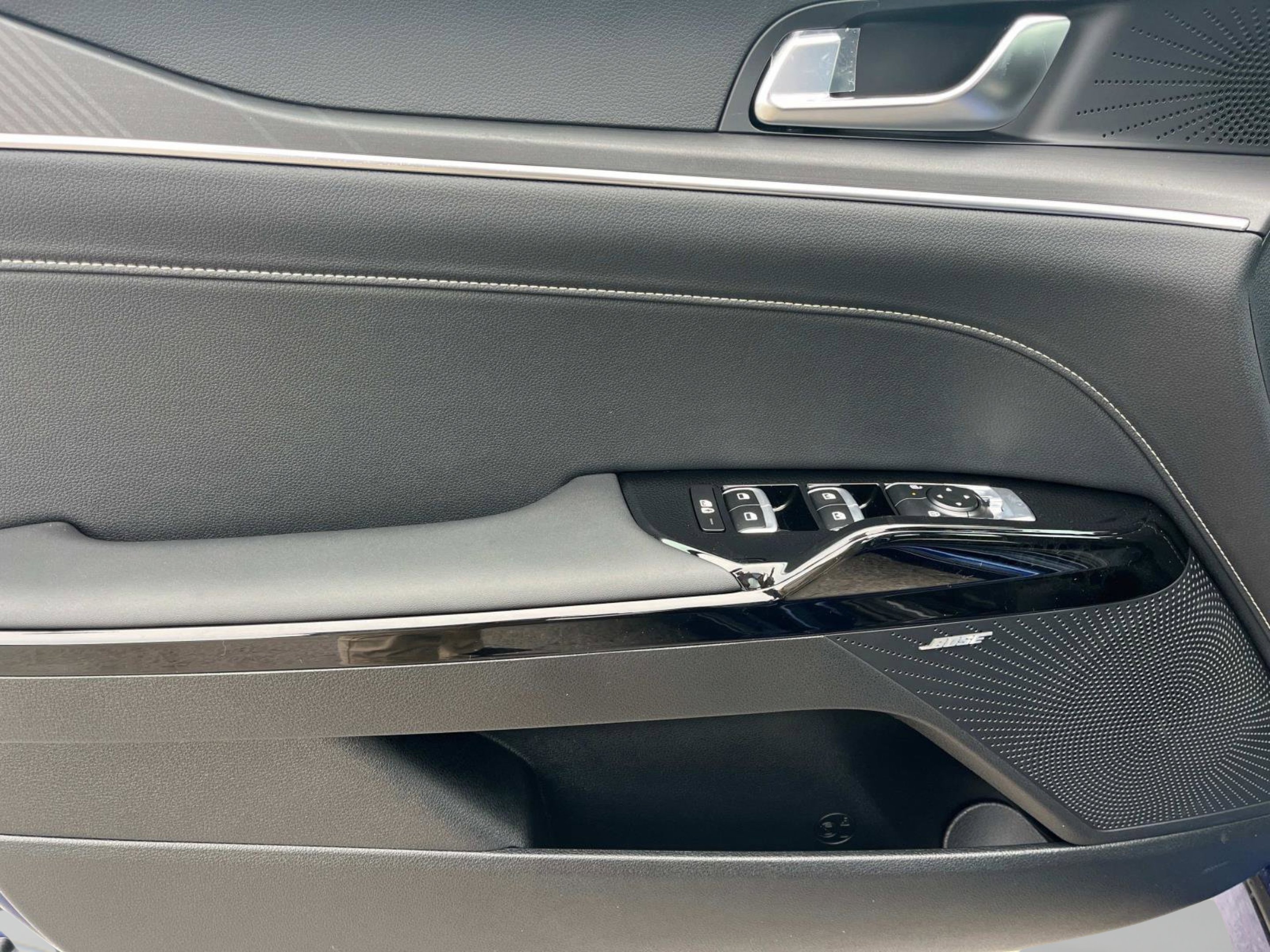 2025 Kia K5 GT-Line - Photo 15