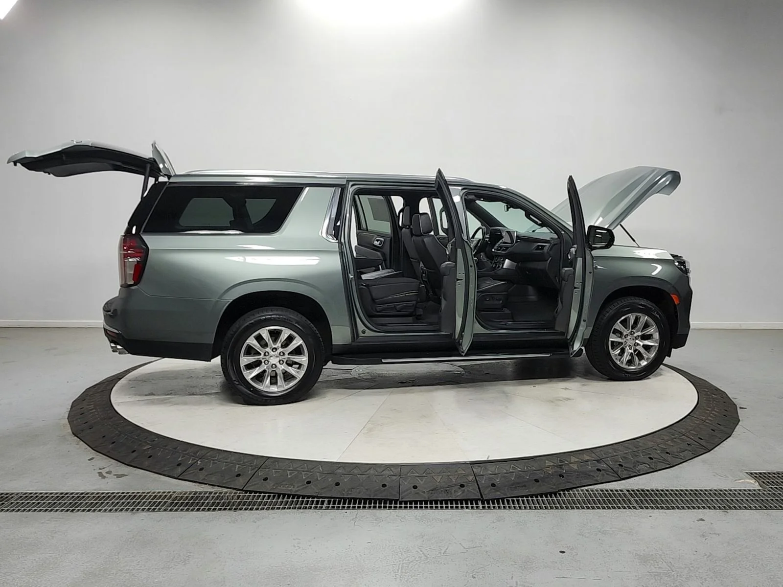 Used 2023 Silver Sage Metallic Chevrolet Premier image 16