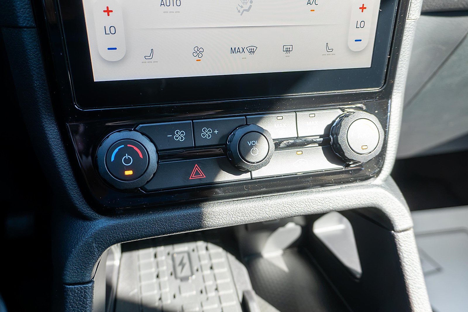 New 2026 Shadow Black Ford XLT image 21