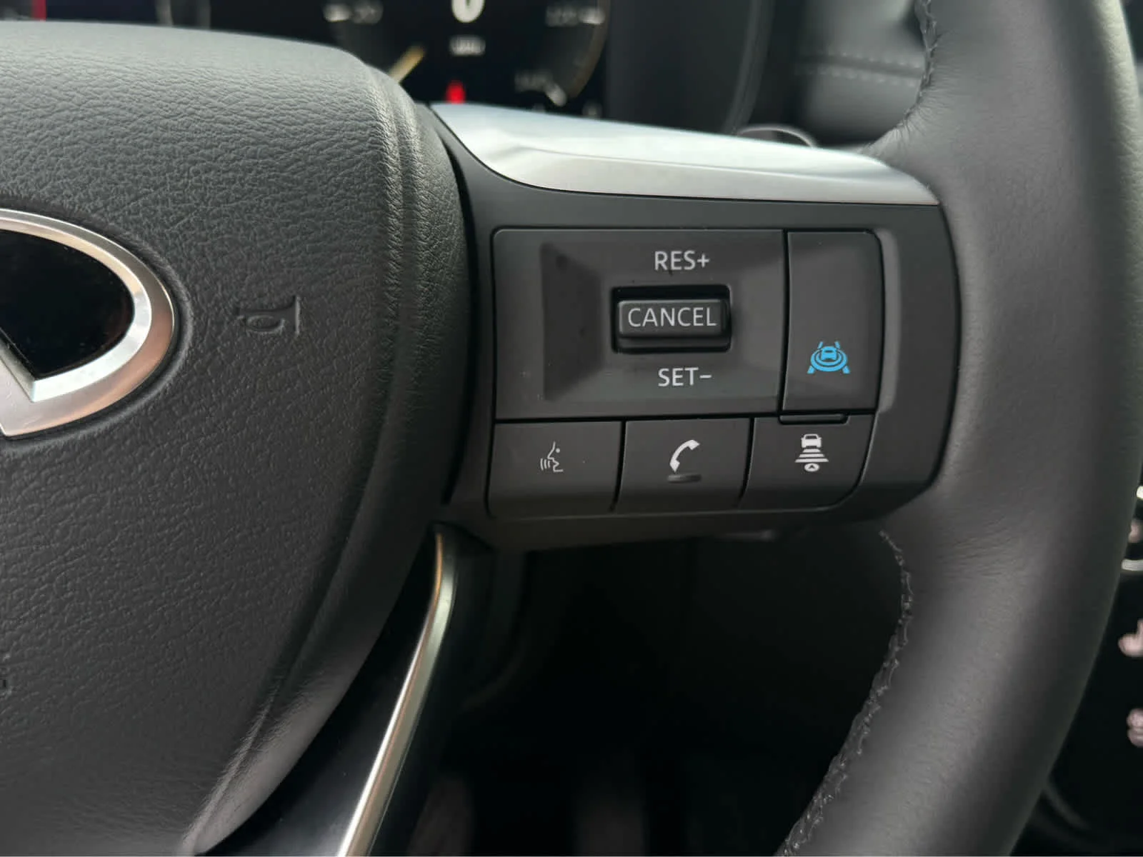 Certified Used 2026 Mineral Black INFINITI LUXE image 24