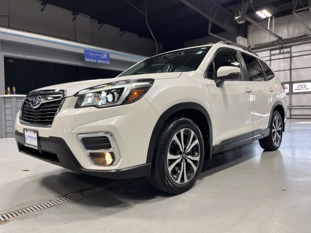 Used 2020 Crystal White Pearl Subaru Limited image 3