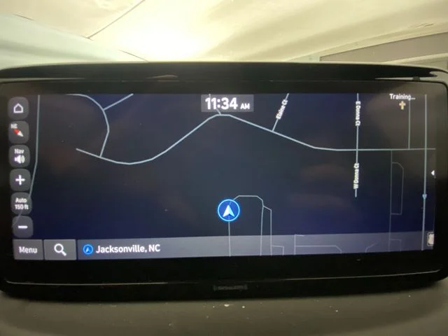 Used 2023 White Hyundai SEL image 18