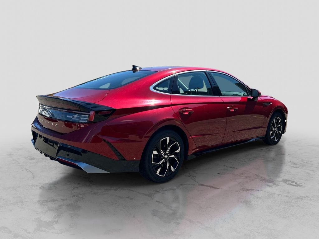 Used 2024 Red Hyundai SEL image 5