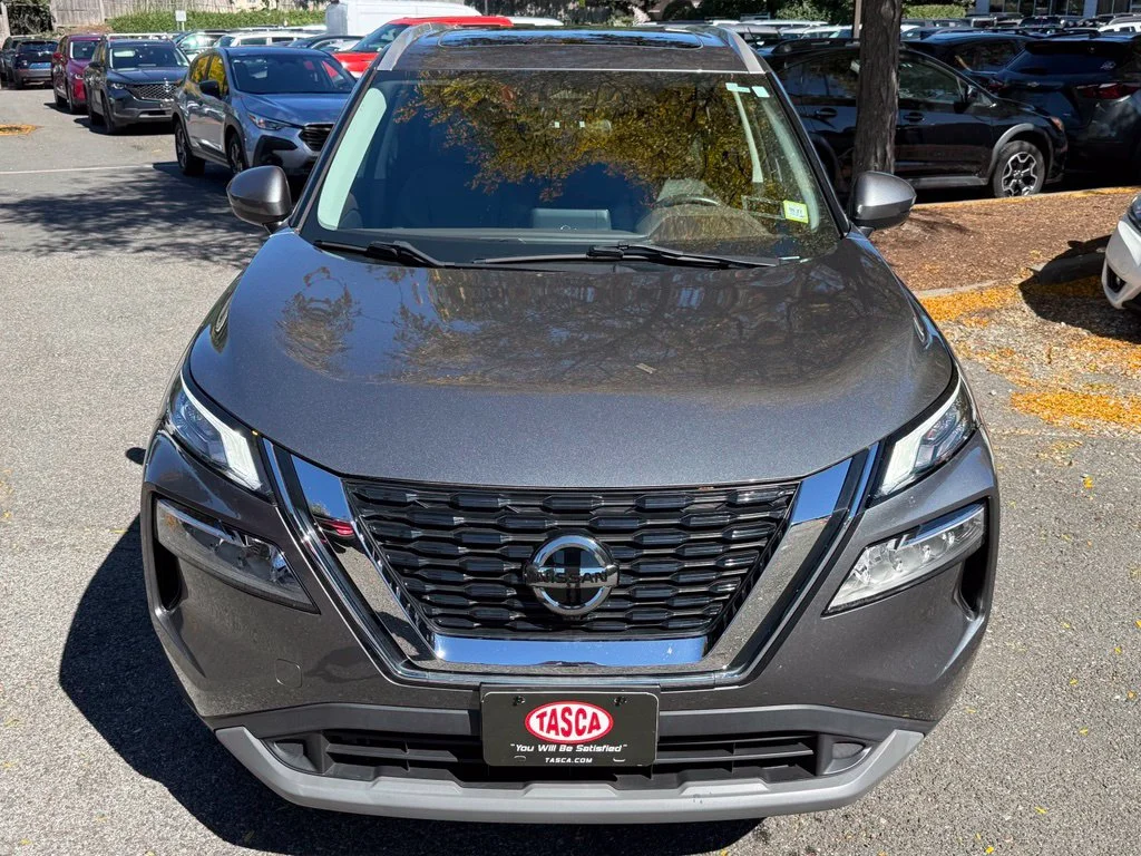 Used 2021 Gun Metallic Nissan SV image 2