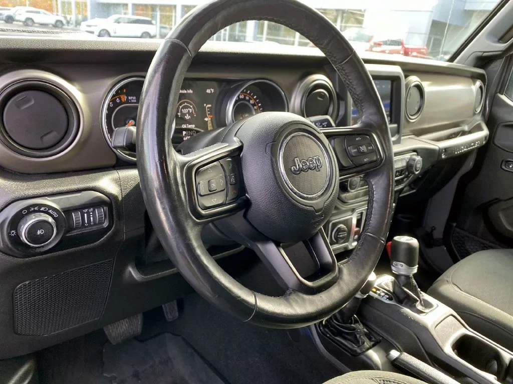 Used 2019 Gray Clearcoat Jeep Sport S image 11