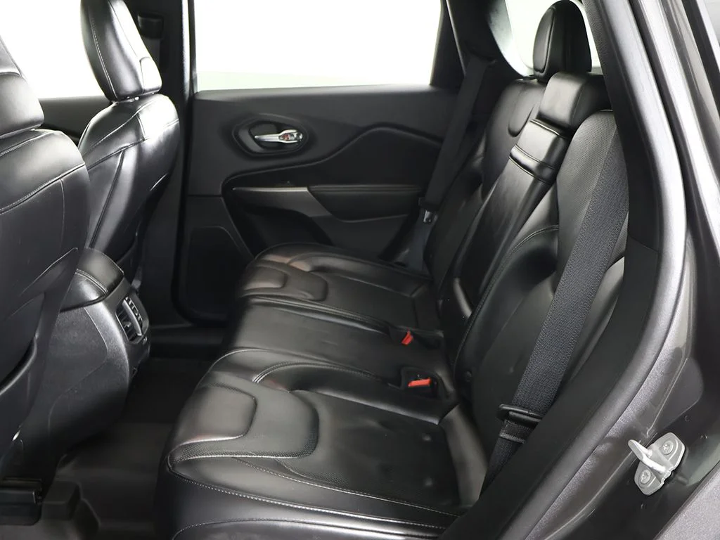 Used 2019 Gray Jeep Limited image 36